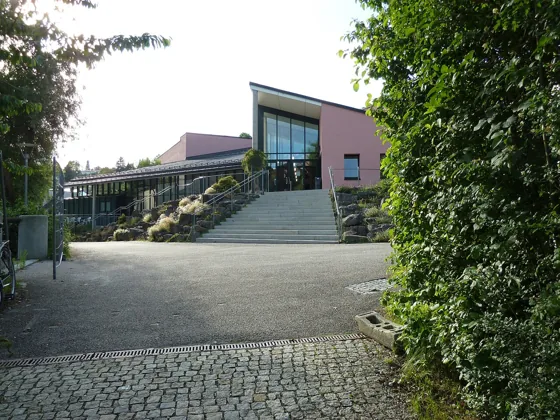 Universität Passau – Audimax Uni Passau vom Campus